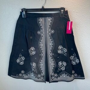 NWT Nine & Co. Black and White Skirt Size 8